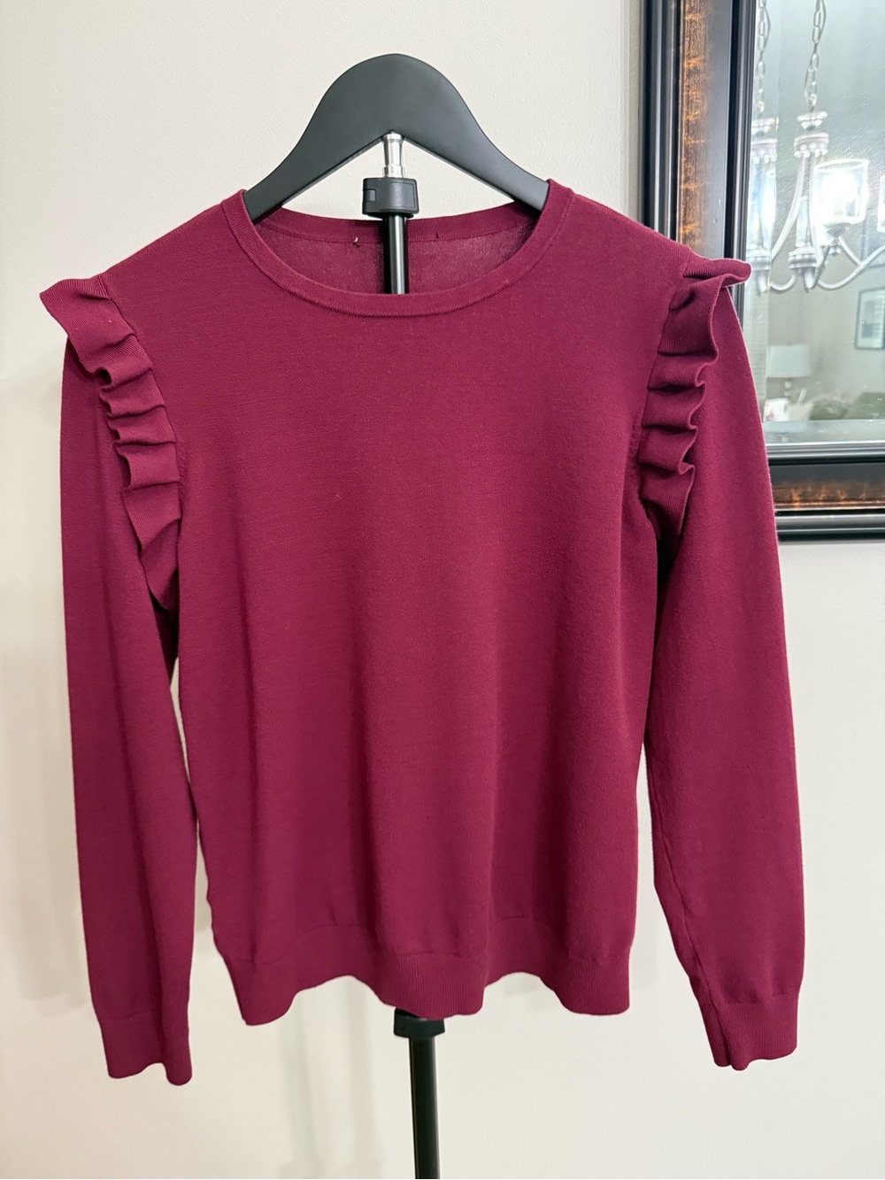 Women's Ruffle-Shoulder Crewneck Sweater - Burgundy